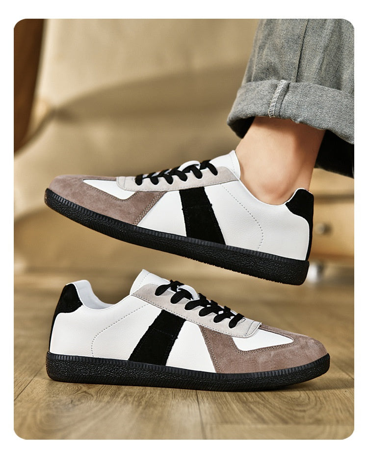 Retro Sneakers made of Canvas and Leather