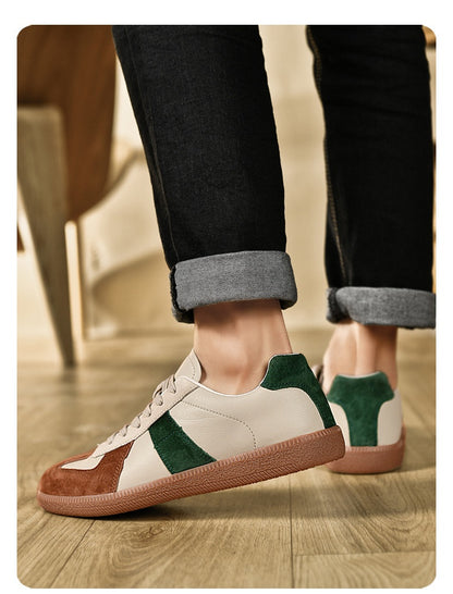 Retro Sneakers made of Canvas and Leather